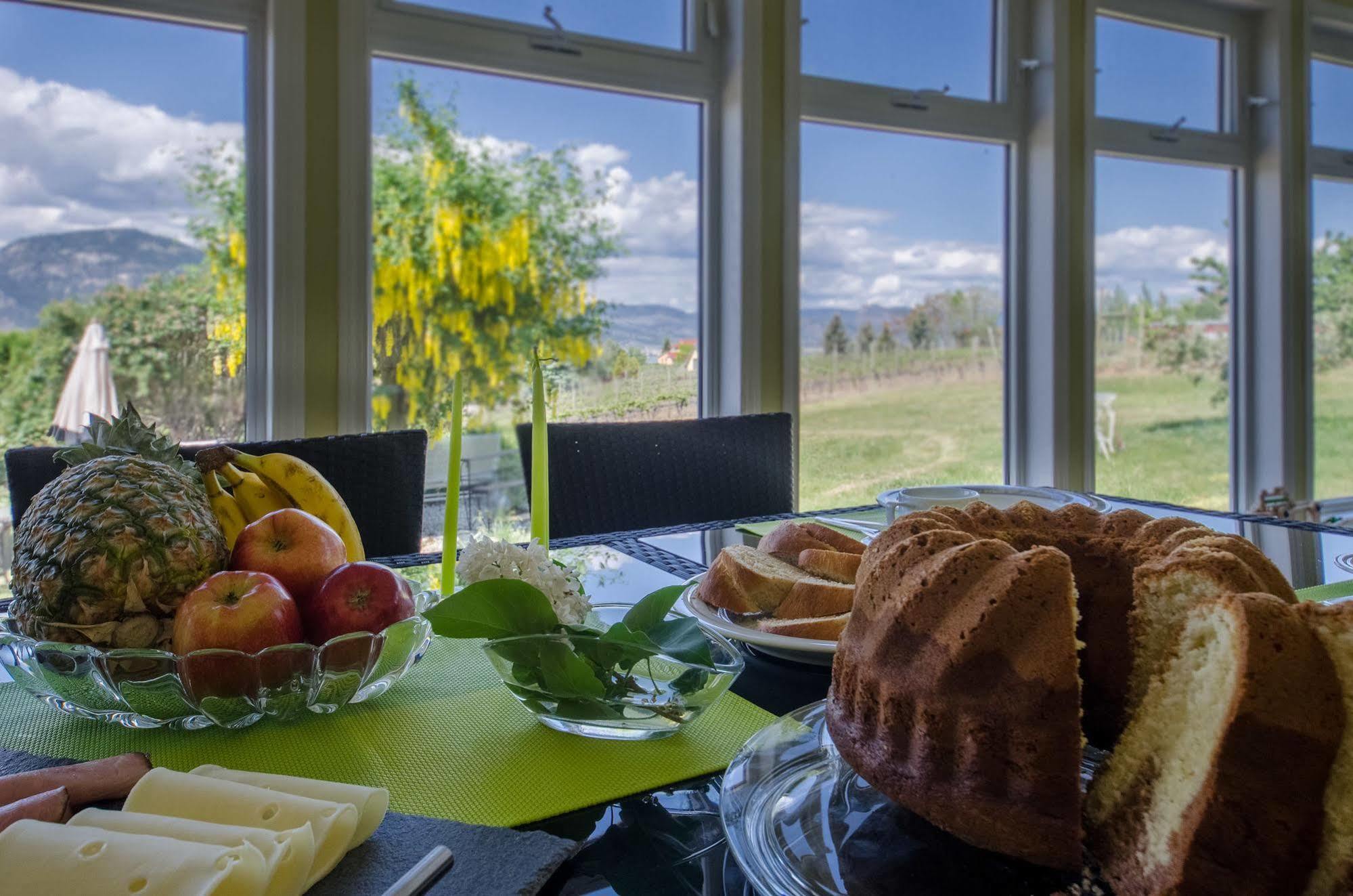 Ok Whistle Stop Bed & Breakfast Penticton Exteriér fotografie